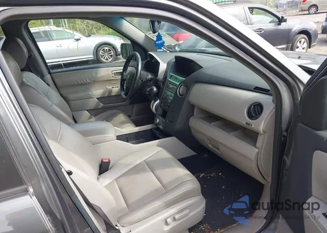 2010 Honda Pilot Touring z USA, uszkodzony, nr VIN 5FNYF4H93AB040958